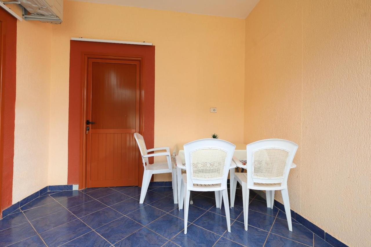 Vila Feliz - Premium Rooms With Free Private Parking Vlore Luaran gambar
