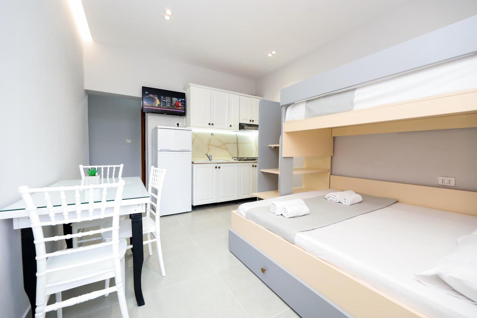 Vila Feliz - Premium Rooms With Free Private Parking Vlore Luaran gambar