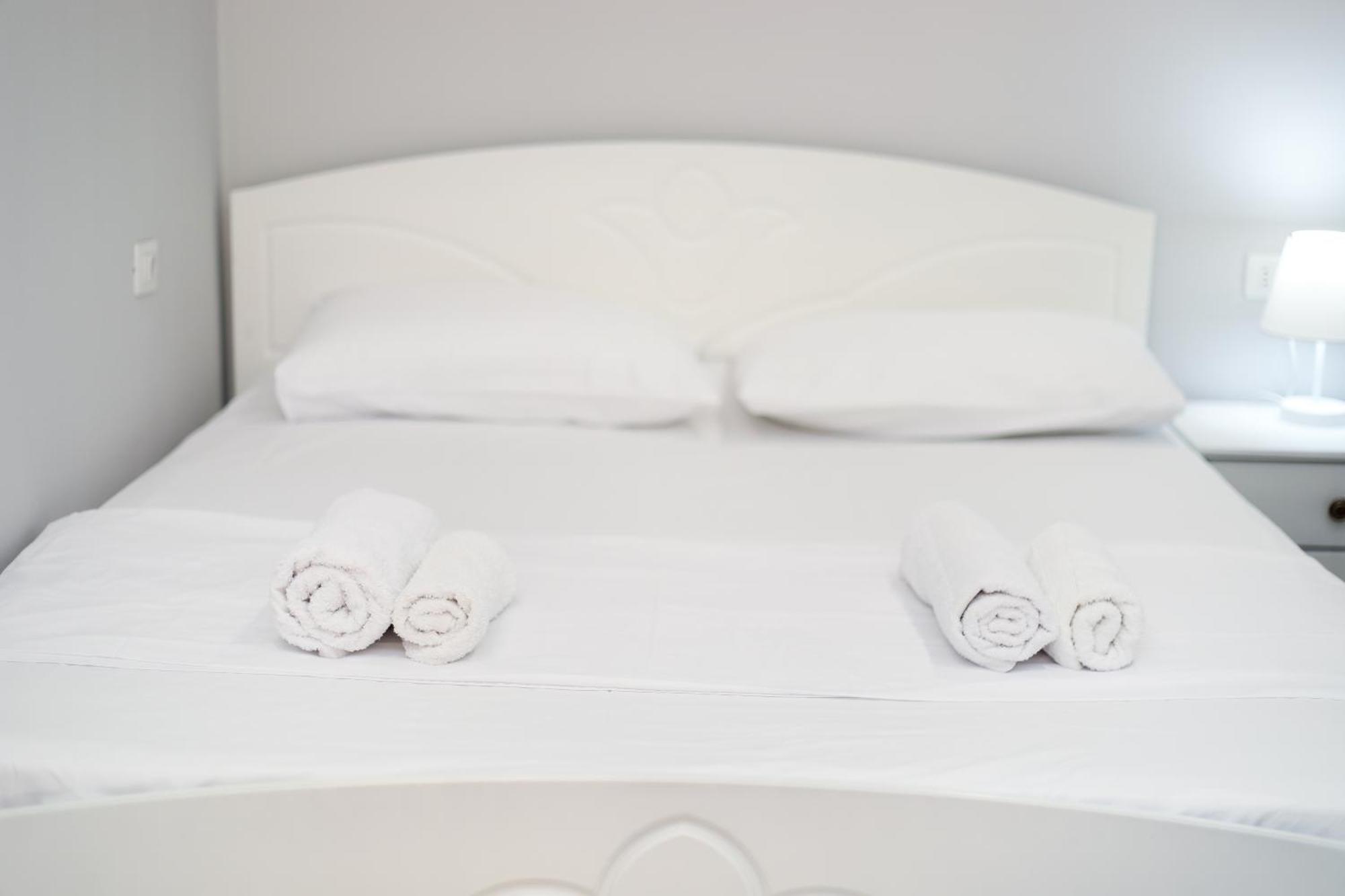 Vila Feliz - Premium Rooms With Free Private Parking Vlore Luaran gambar