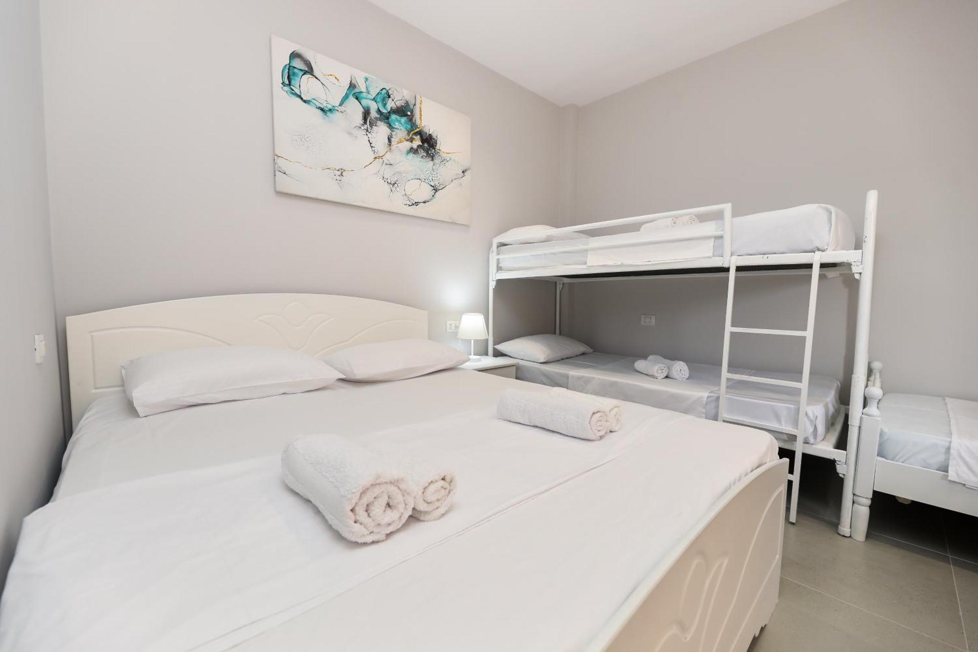 Vila Feliz - Premium Rooms With Free Private Parking Vlore Luaran gambar