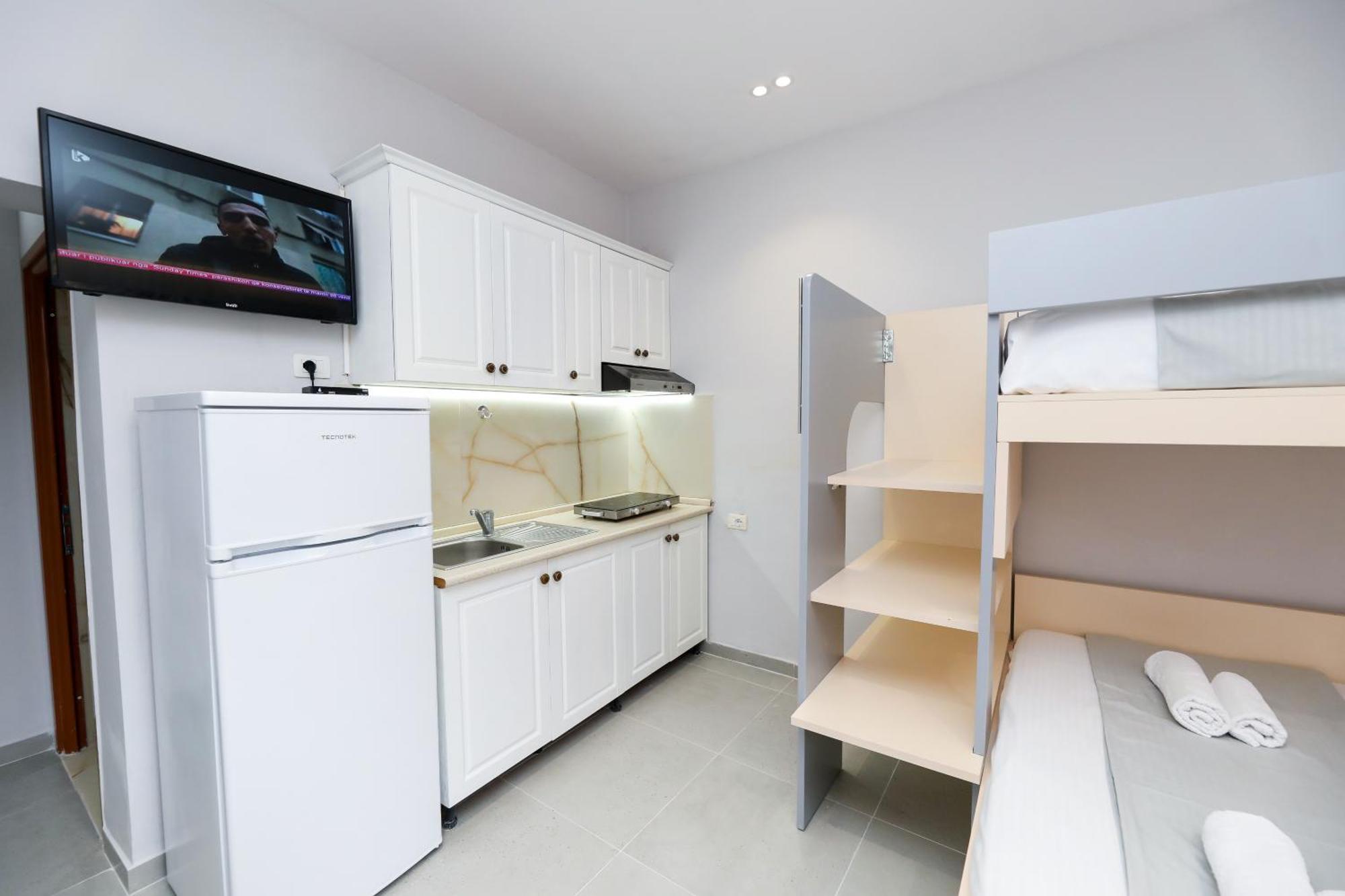 Vila Feliz - Premium Rooms With Free Private Parking Vlore Luaran gambar