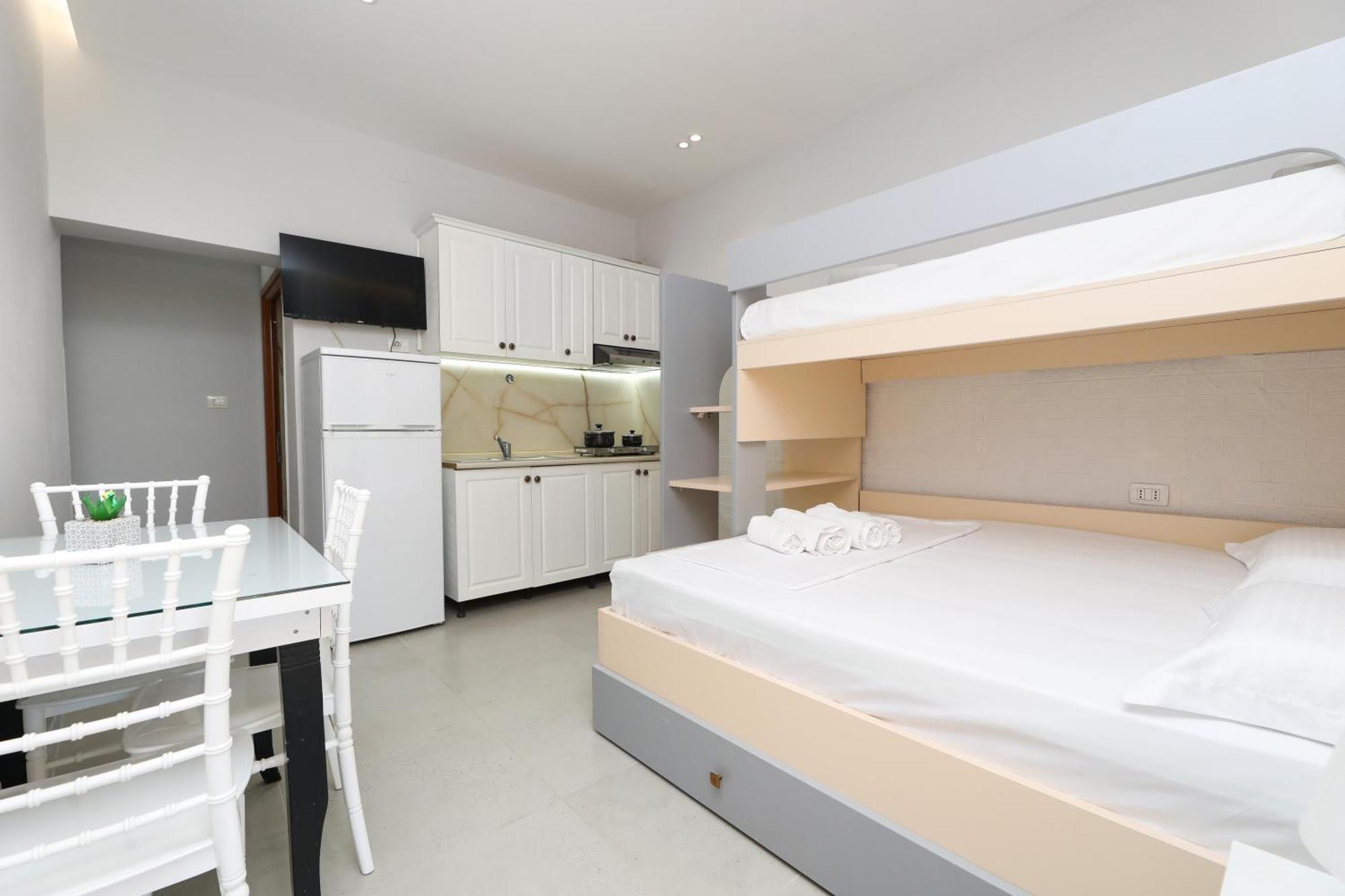Vila Feliz - Premium Rooms With Free Private Parking Vlore Luaran gambar