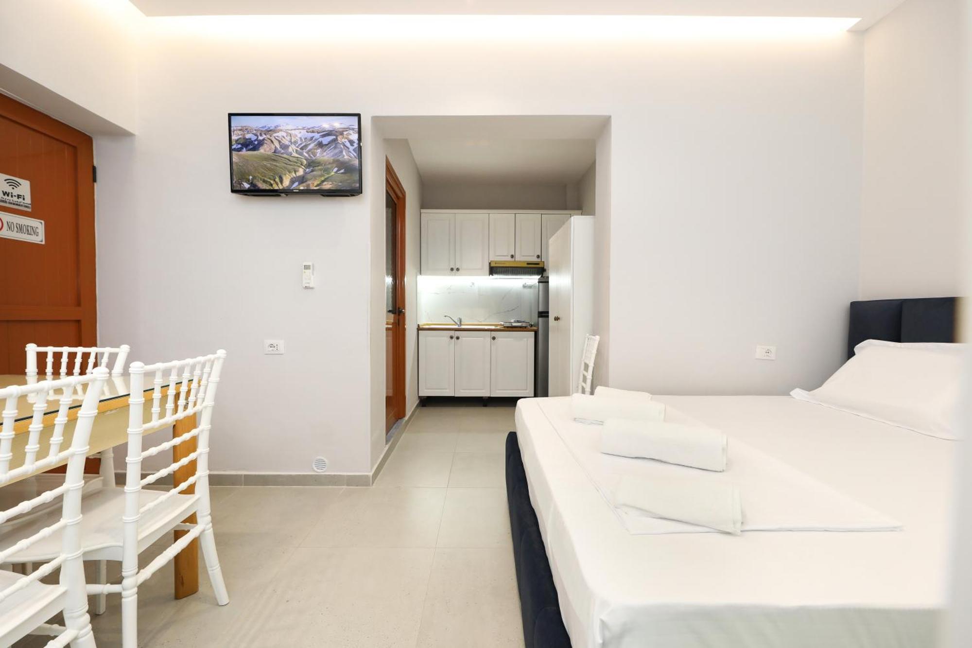 Vila Feliz - Premium Rooms With Free Private Parking Vlore Luaran gambar