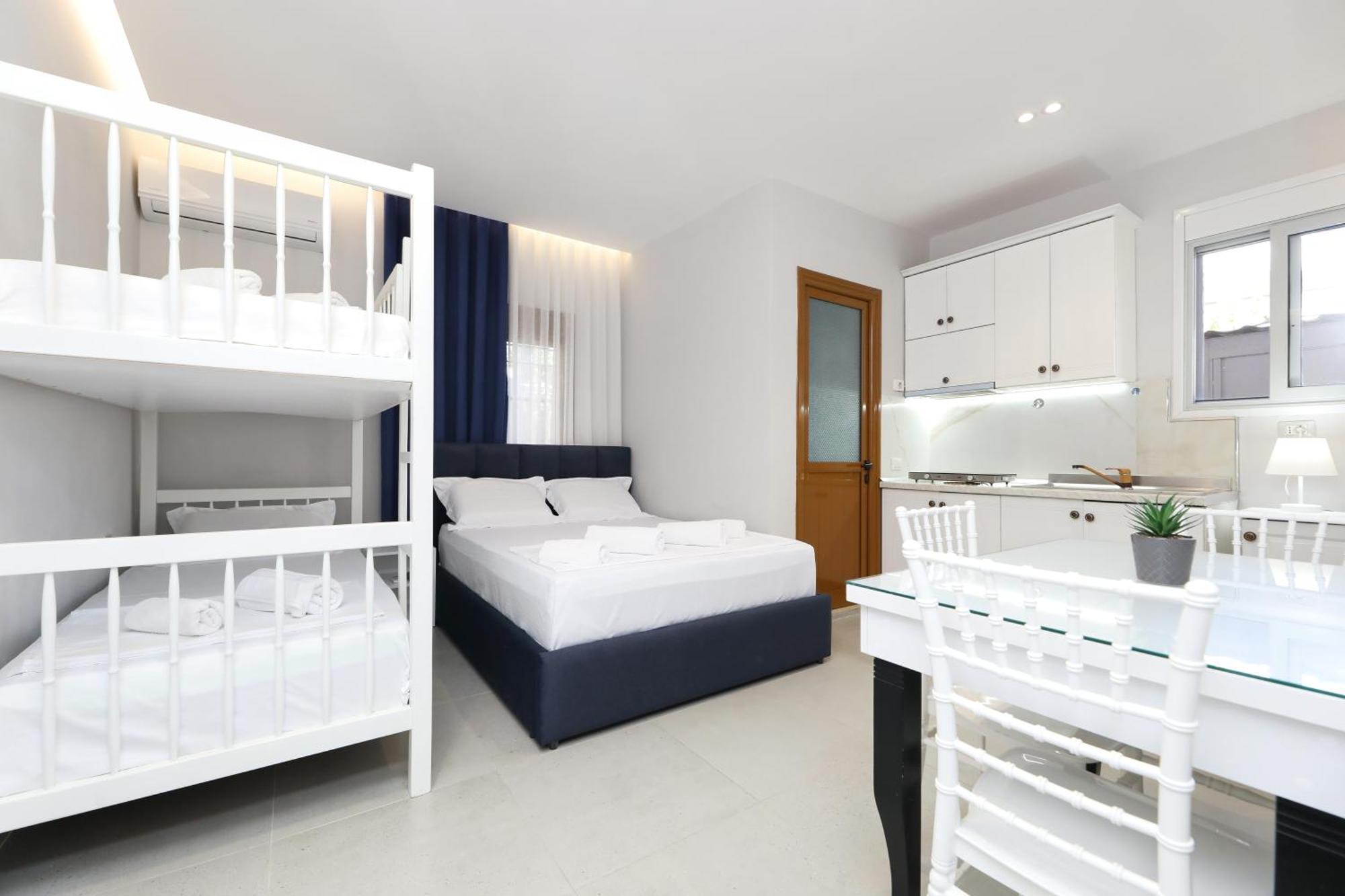 Vila Feliz - Premium Rooms With Free Private Parking Vlore Luaran gambar